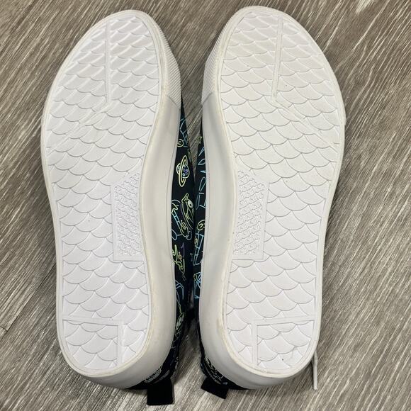 Torrid NWT Disney Pixar Toy Story Alien Neon & Black Canvas Sneaker - Extra Wide - Picture 10 of 15